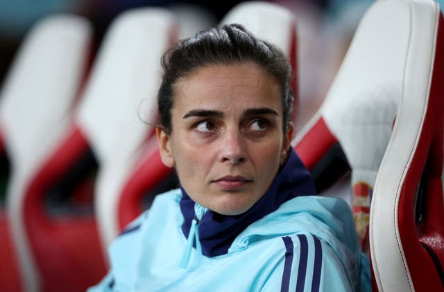 <p>Renee Slegers in the Arsenal dugout</p>