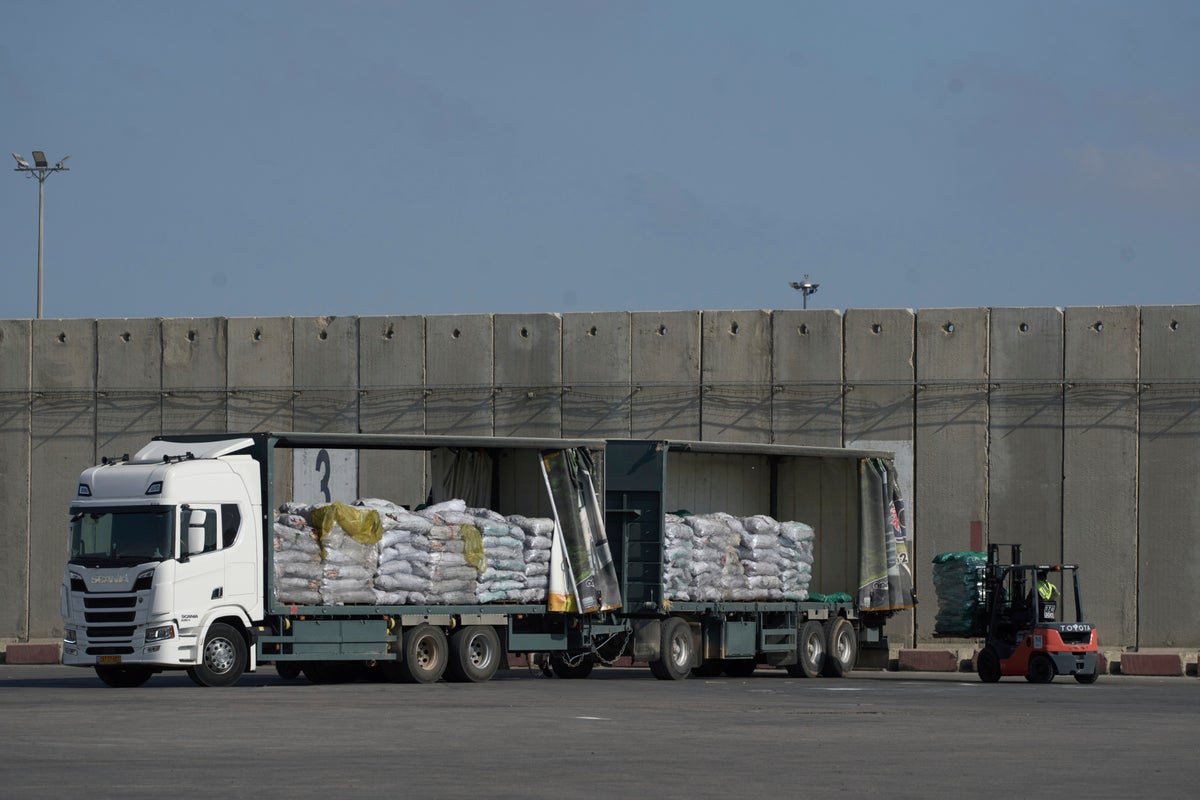 Live updates: Aid groups collect some supplies that have entered Gaza