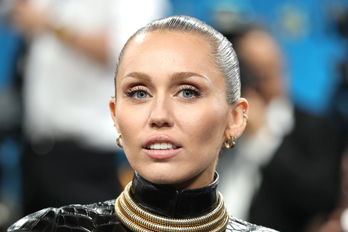 Miley Cyrus almost quit music after suffering ‘traumatic’ medical emergency during New Year’s Eve show Miley Cyrus almost quit music after suffering ‘traumatic’ medical emergency during New Year’s Eve show