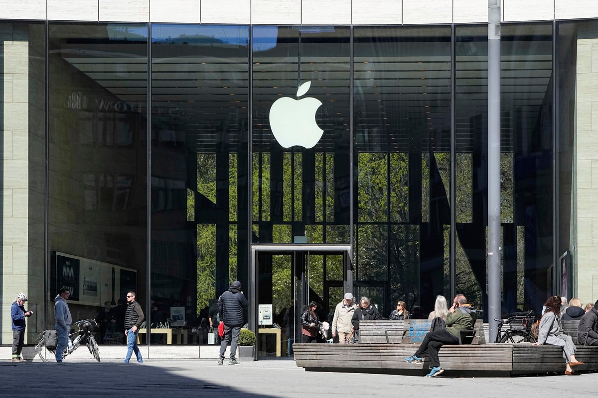 One Tech Tip: These are the apps that can now avoid Apple's in-app payment system