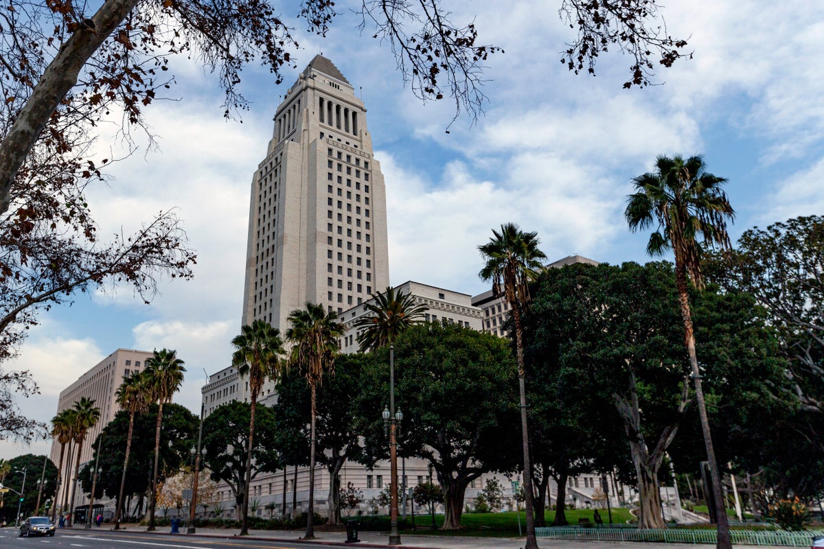 Ex-Los Angeles deputy mayor will plead guilty in fake bomb threat to city hall