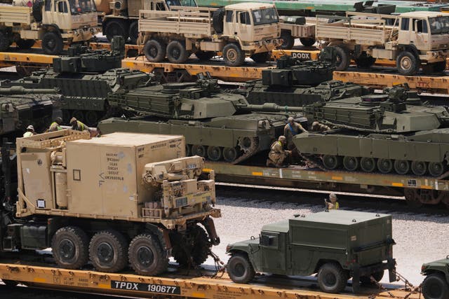 <p>U.S. Army personnel load and secure military tanks for transport to Washington, D.C., Thursday, May 22, 2025, at Fort Cavazos near Killeen, Texas</p>