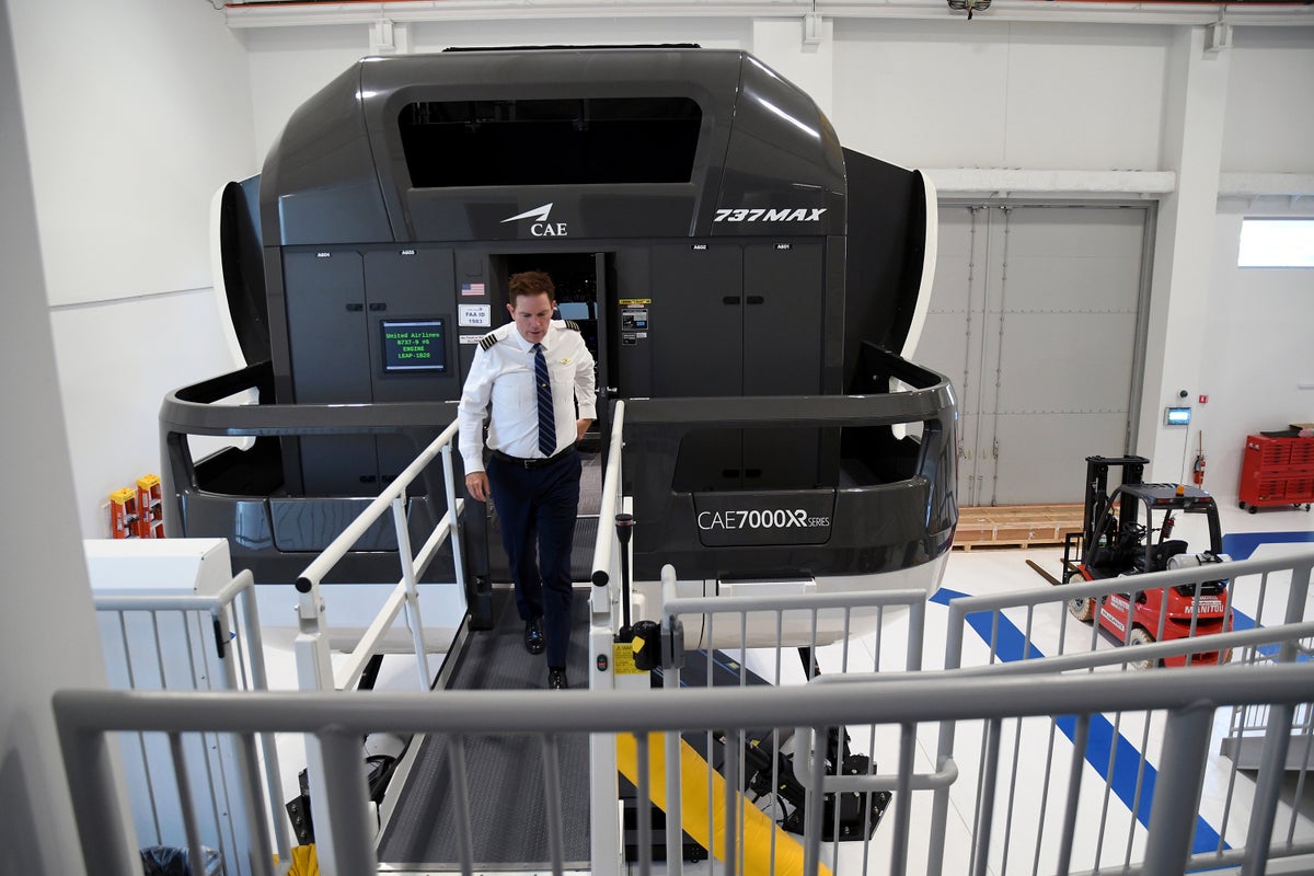 This redundant aviation safety net helps keep planes safe when controllers lose contact