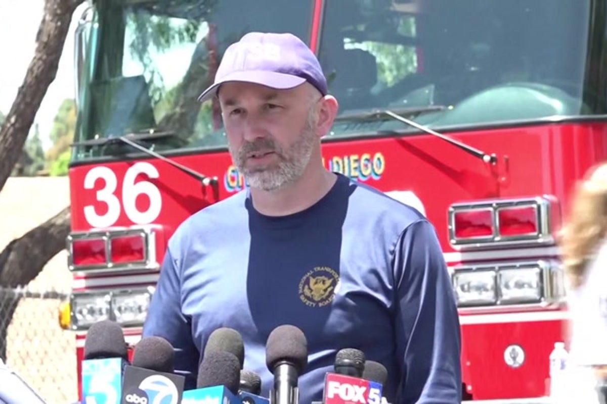 Watch: Crash investigators reveal San Diego plane hit power lines before smashing into houses