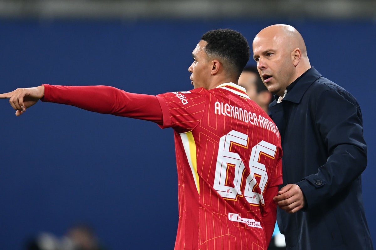 Arne Slot asks fans to support Trent Alexander-Arnold at trophy presentation
