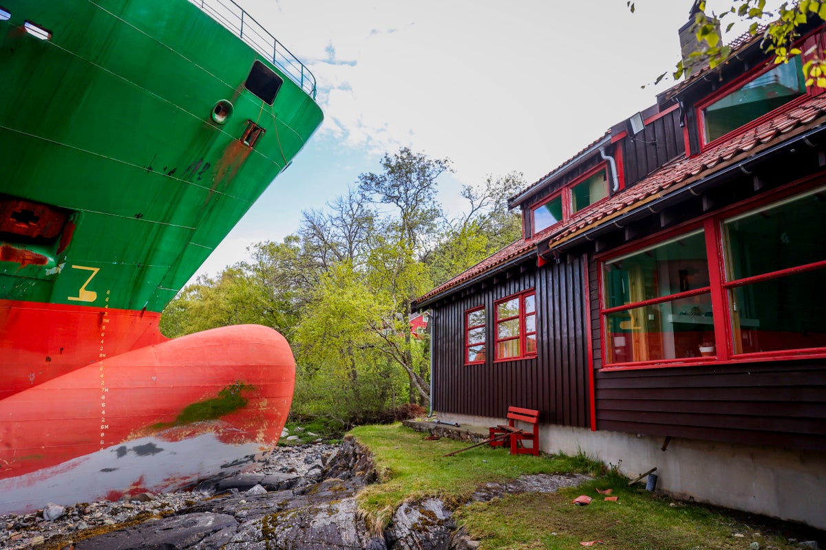 https://static.independent.co.uk/2025/05/23/10/Norway_Ship_Aground_16185.jpg?width=1200&height=800&crop=1200:800