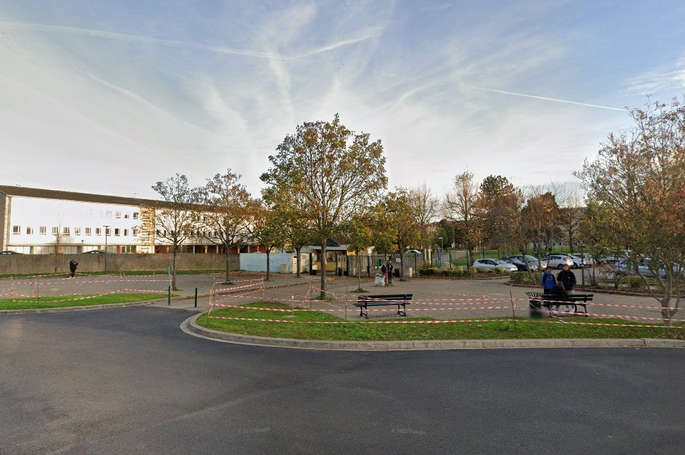 The teacher worked at the Janot-Curie high school
