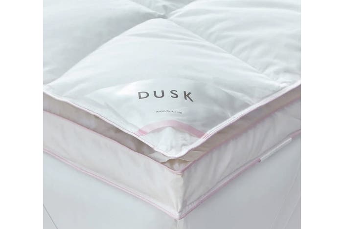 Dusk supreme goose down mattress topper