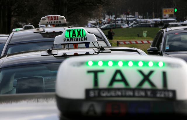 ABIERTO FRANCIA TAXIS PROTESTAS