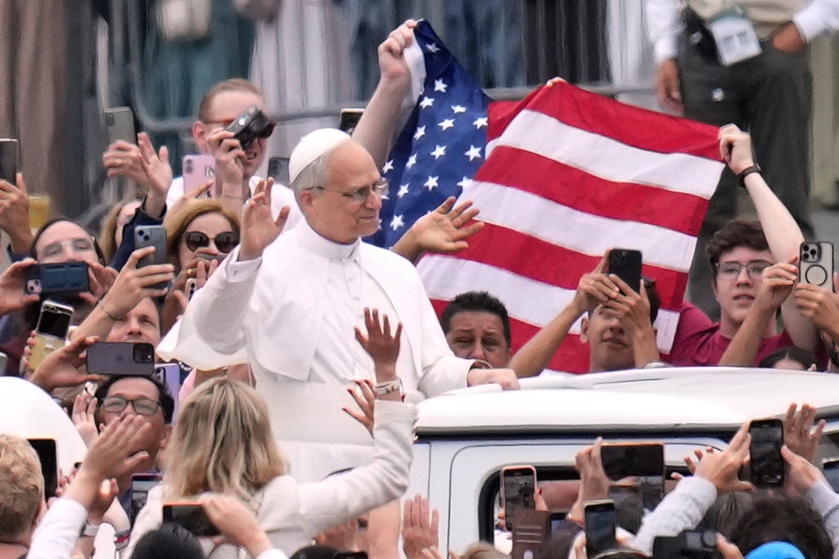 Can Pope Leo remain a U.S. citizen now that he's a foreign head of state?