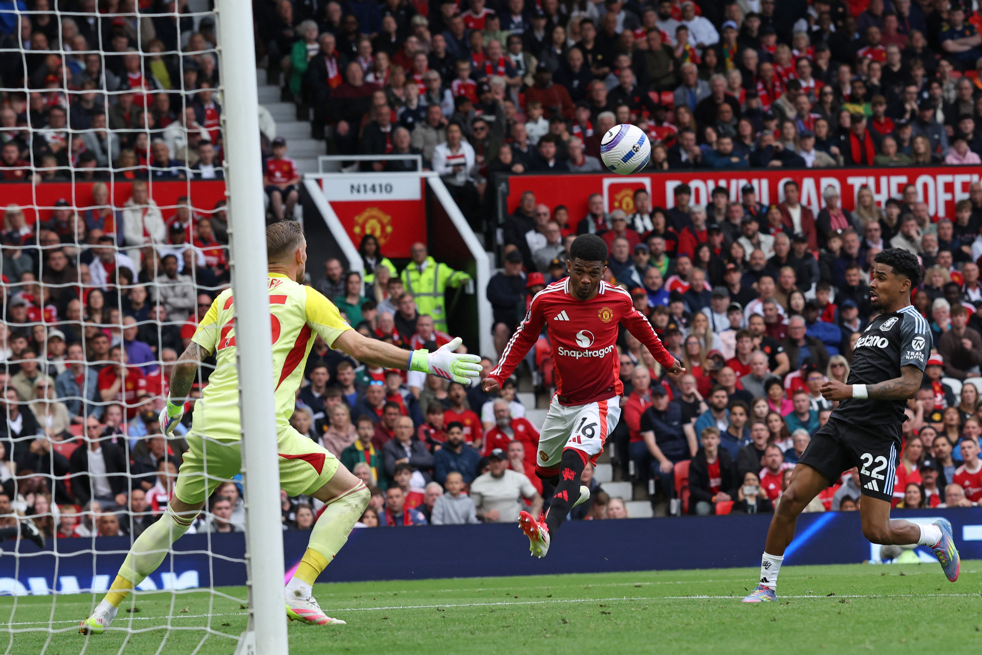 Amad Diallo se dirigió a Man Utd adelante antes de que Christian Eriksen se convirtiera desde el punto de penalti