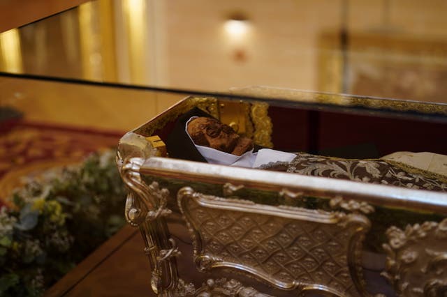 <p>The remains of Saint Teresa of Ávila, the Spanish saint, mystic, and 16th-century religious reformer, are displayed at a church in Alba de Tormes, Salamanca, northwestern Spain, on Sunday, May 11, 2025. (Manuel Ángel Laya/Europa Press via AP)</p>