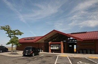 The Sprague Lake Rest Area off I-90 in Washington state includes picnic areas, vending machines and accessible restrooms