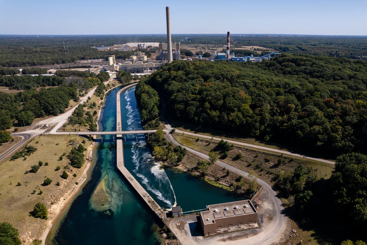 Trump administration orders Michigan coal plant to stay open