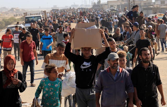 <p>Thousands of Palestinians made their way to the foundation’s distribution points in search of food</p>