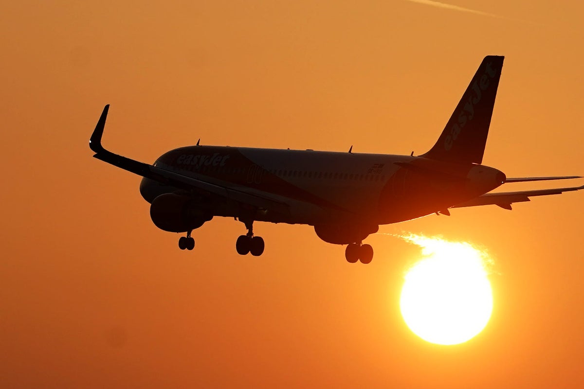 Holidaymakers urged to consider travel money habits this summer