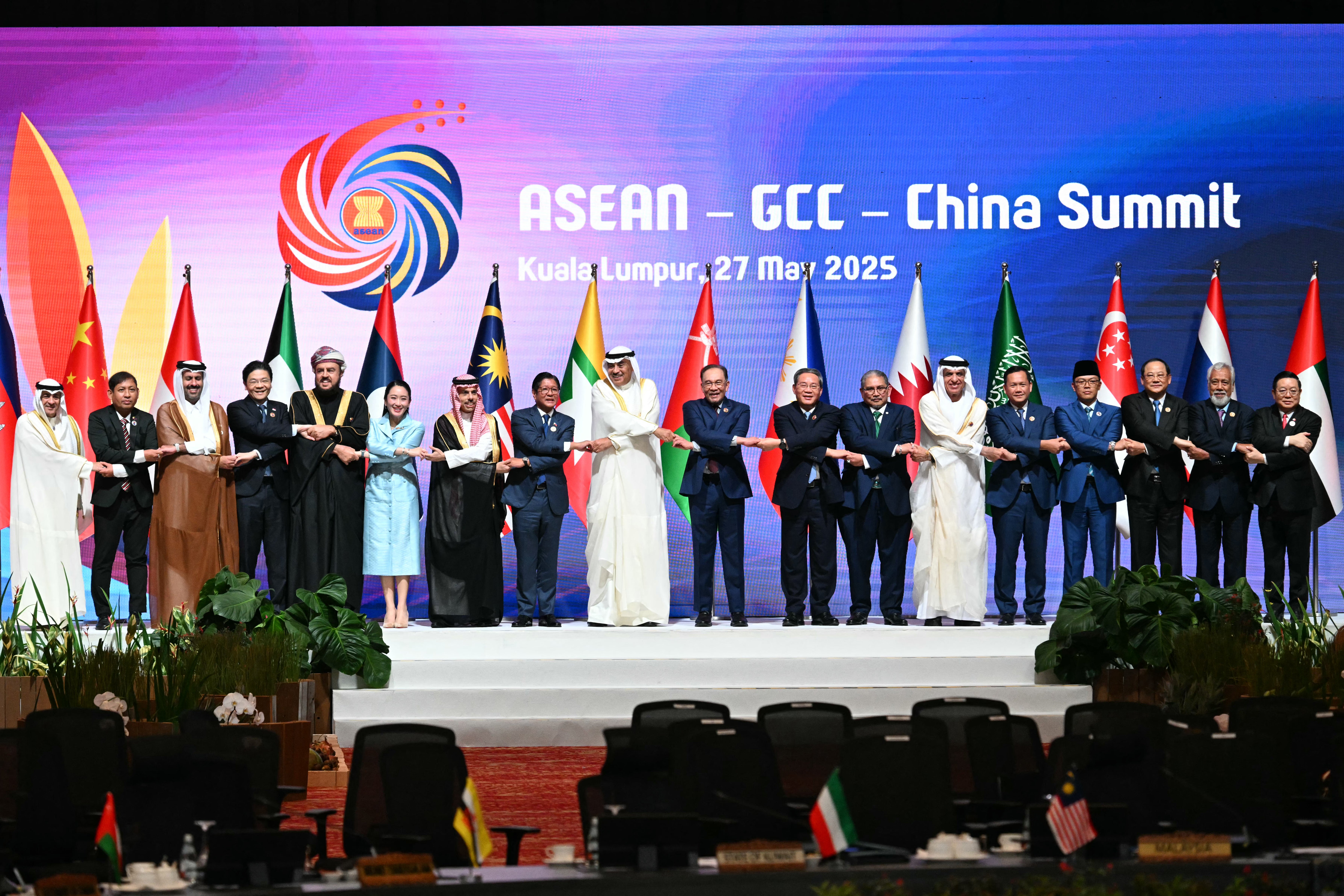 <p>Asean and Gulf state leaders pose for a photo at their summit meeting in Kuala Lumpur, Malaysia </p>