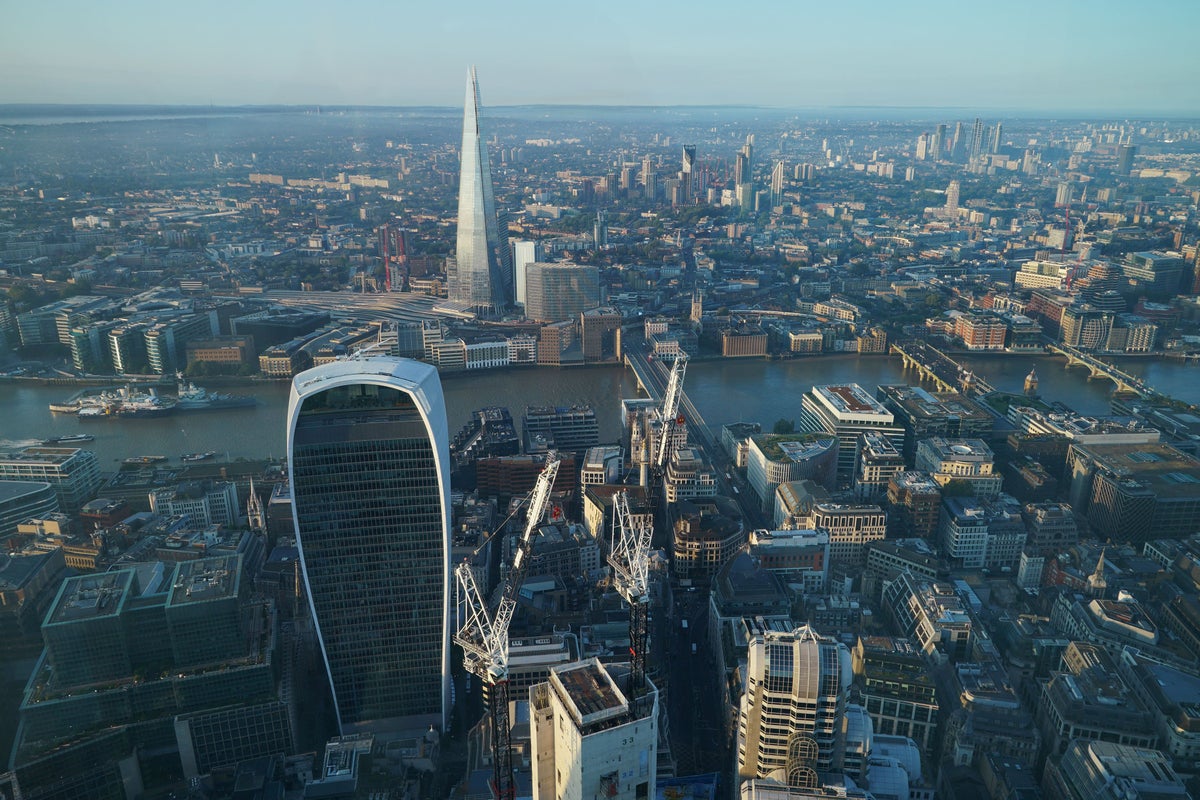 FTSE drifts into the red as Trump tariff ruling boosts Wall Street