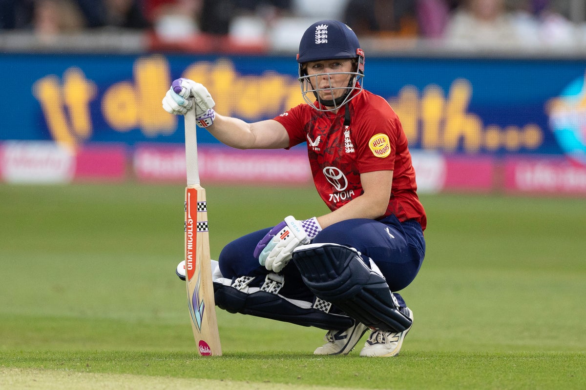 England Cricketer Heather Knight Ruled Out of Summer with Hamstring Injury