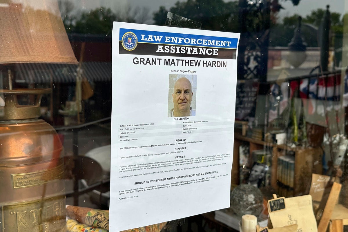 Police hope bloodhounds will be secret weapon in manhunt for ‘Devil in the Ozarks’ fugitive 
