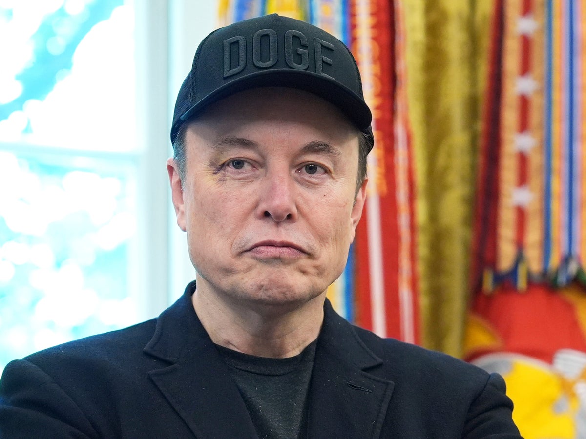 Musk says black eye came from his son's punch as he sports shiner during  Oval Office meeting with Trump | The Independent