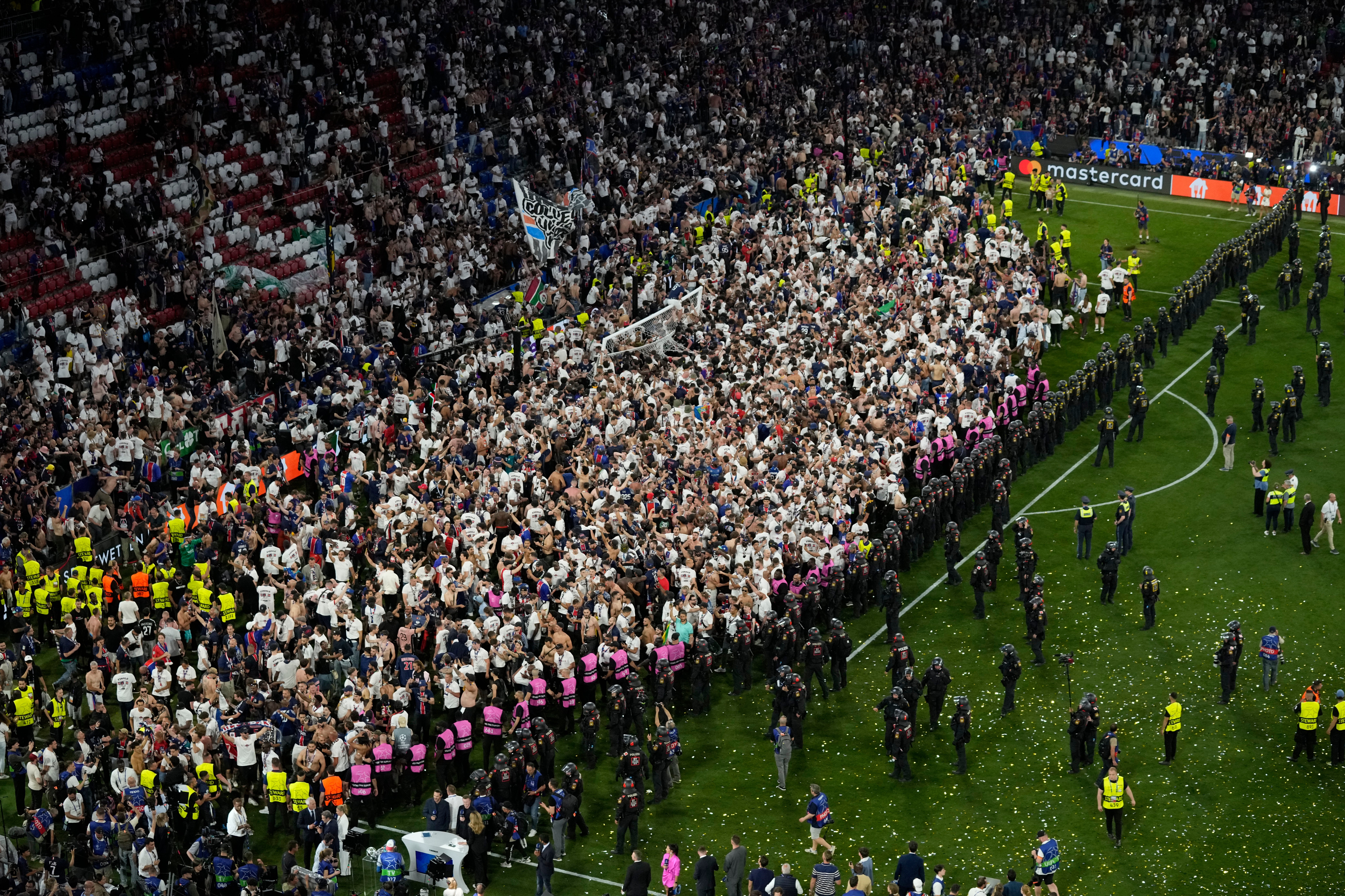 CAMPEONES PSG-HINCHAS