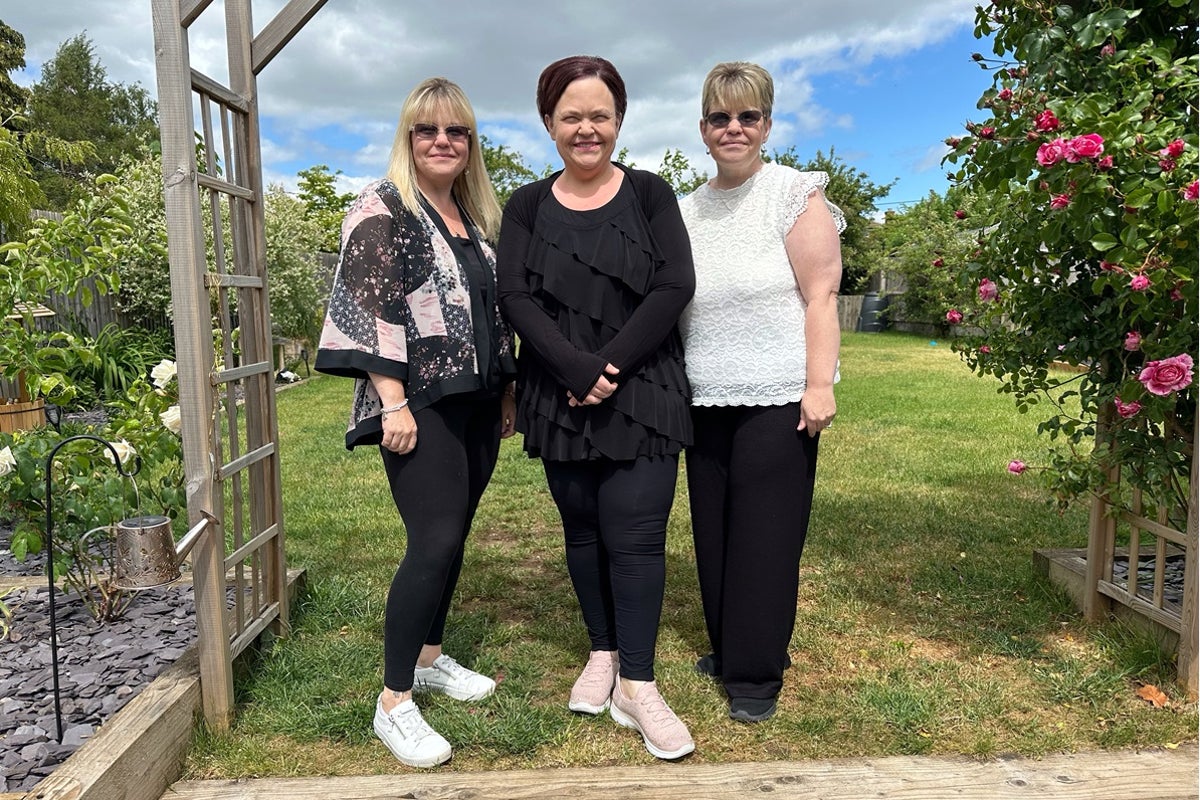 Sisters share how they ‘took control’ of weight and health issues to lose 18 stone between them Sisters share how they ‘took control’ of weight and health issues to lose 18 stone between them