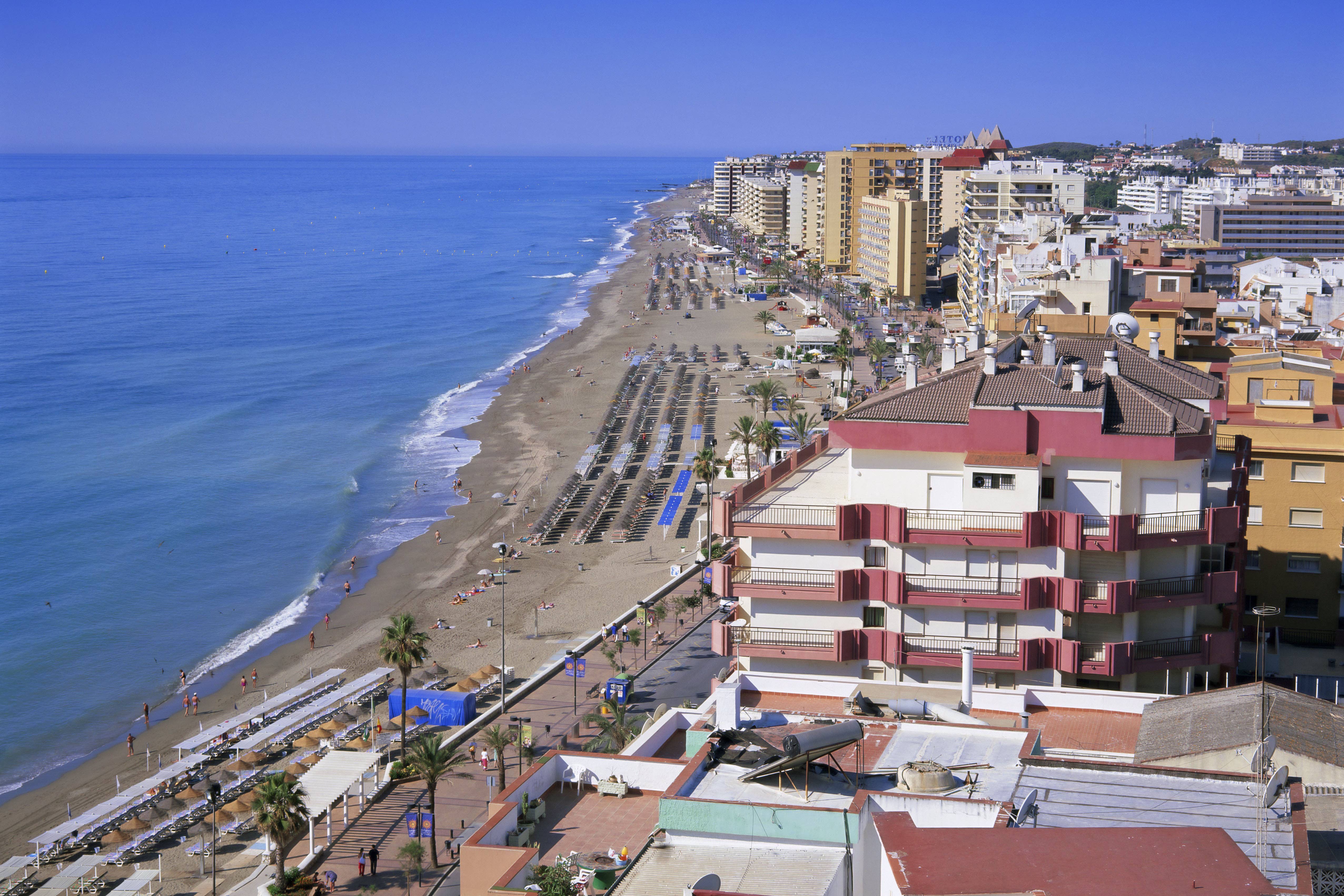It was reported that a gunman opened fire outside a bar in Fuengirola on Saturday night