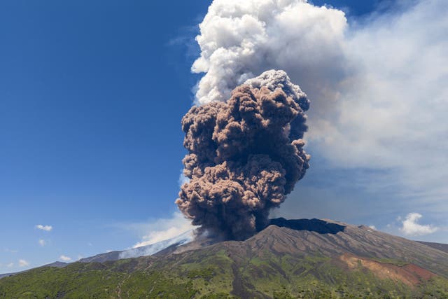ITALIA-ETNA ERUPCIÓN