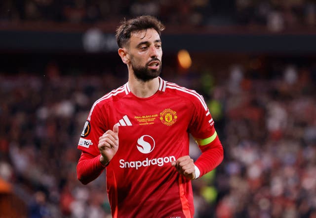 <p>Bruno Fernandes decided to remain at Manchester United after receiving a big money offer from Saudi Arabia</p>