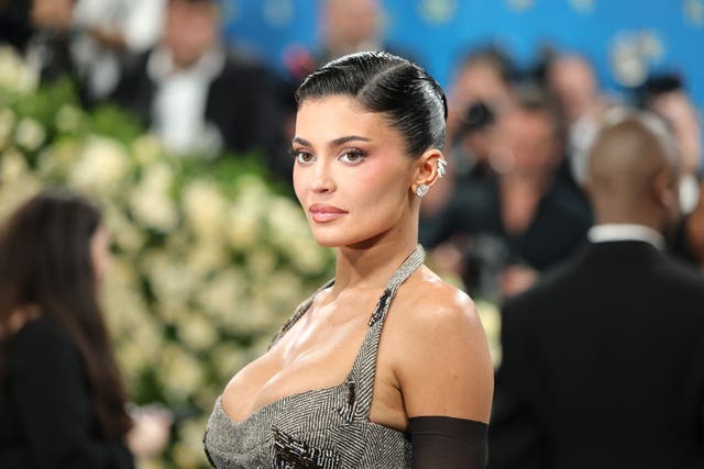 <p>Kylie Jenner asiste a la Met Gala de 2025: “Superfino: el arte de la sastrería en el dandismo negro” en el Museo Metropolitano de Arte de Nueva York, el 5 de mayo de 2025</p>