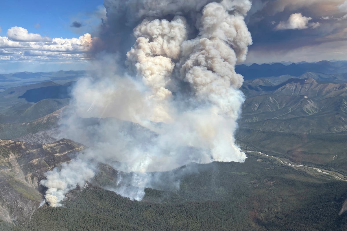 Canadian wildfire smoke causes very unhealthy conditions in American Midwest and reaches Europe