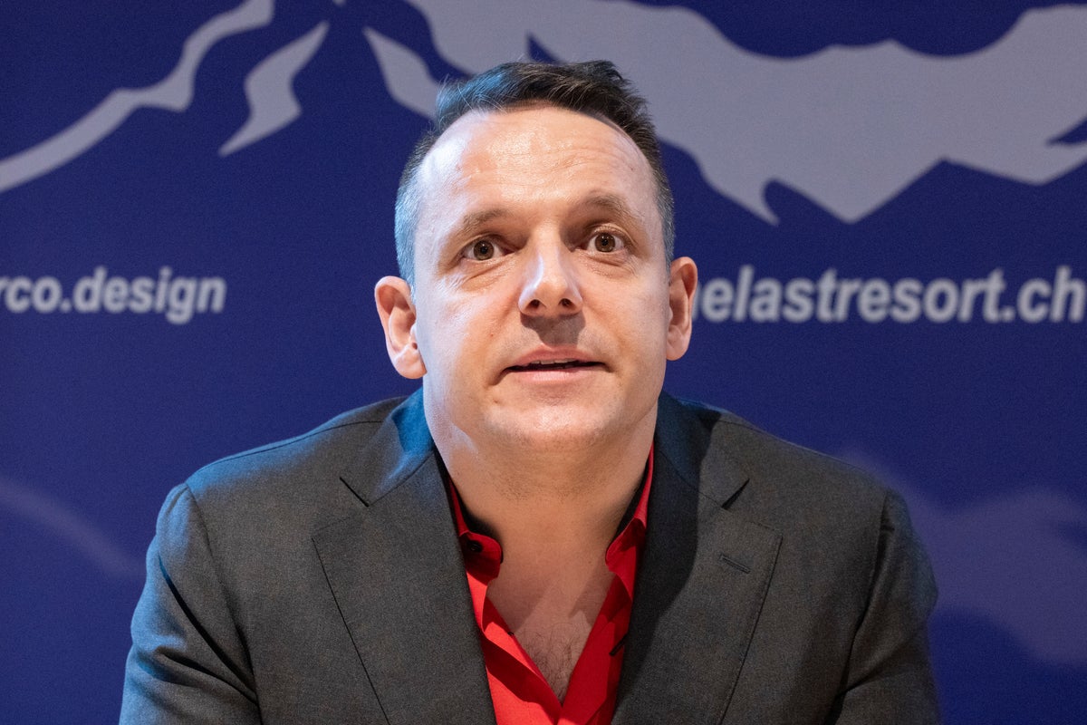 Euthanasia activist who was arrested over suicide pod death ‘takes his own life’ Euthanasia activist who was arrested over suicide pod death ‘takes his own life’