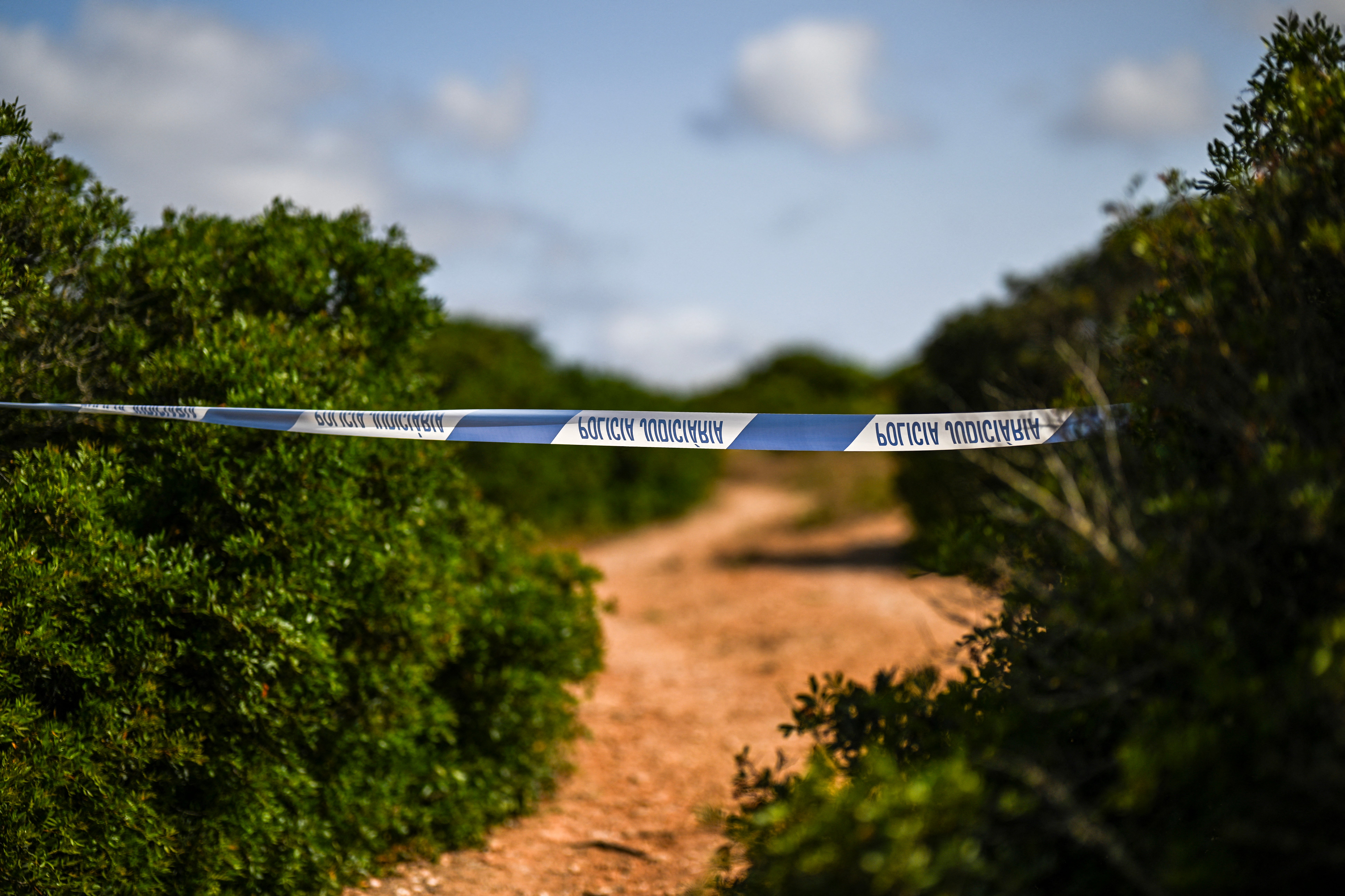 <p>Portuguese police renew search operations in Madeleine McCann investigation </p>