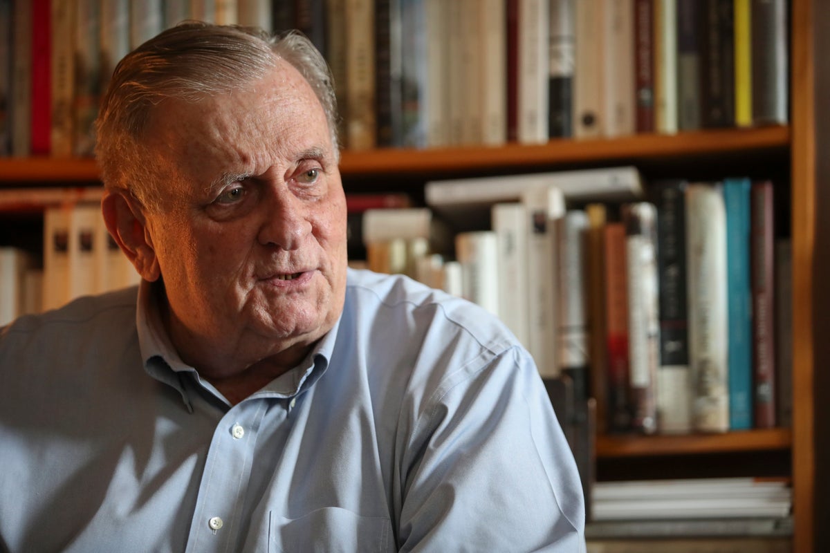 Edmund White, a groundbreaking gay author, dies at 85