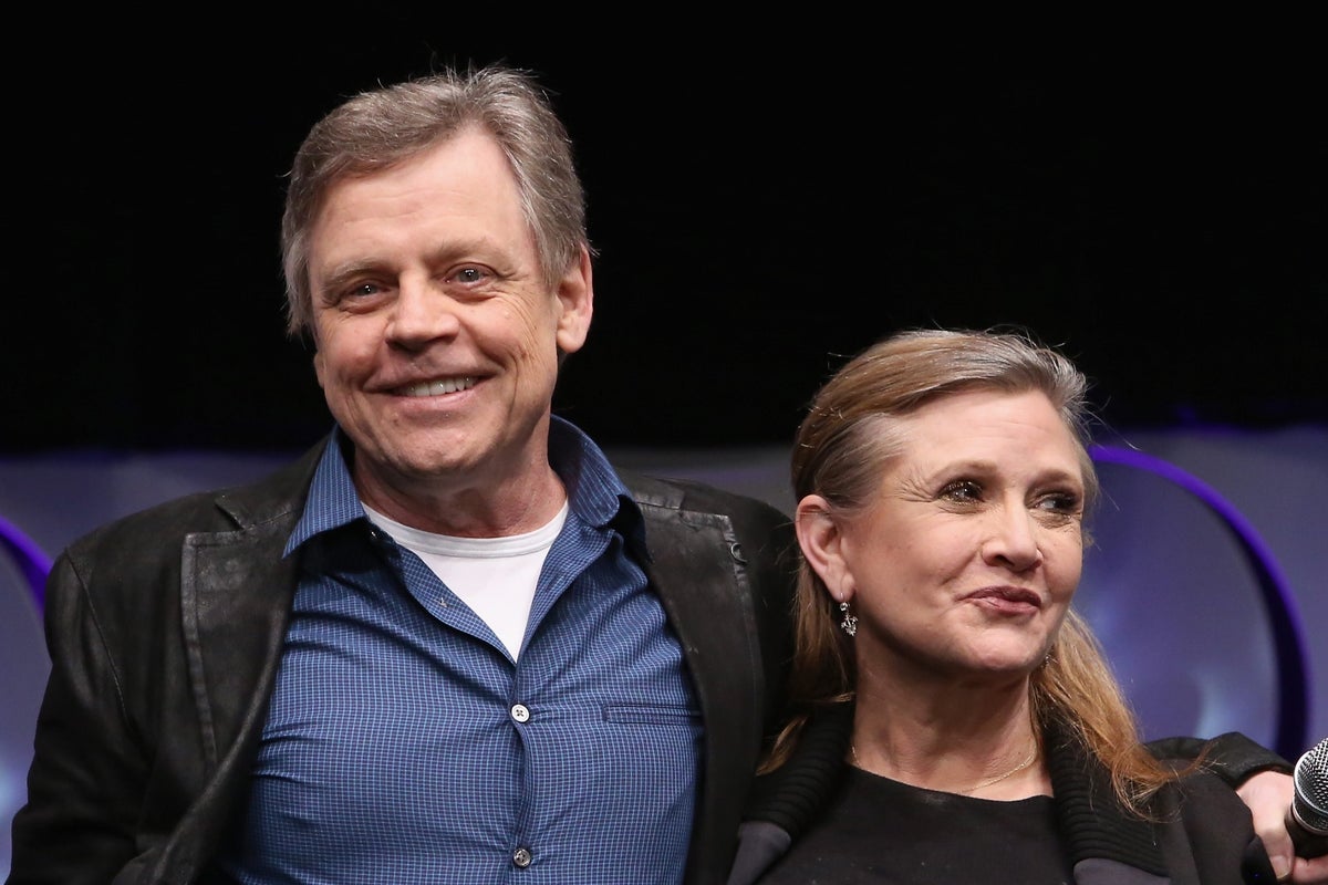 Carrie Fisher told Mark Hamill to ‘get over himself’ after he omitted Star Wars from Broadway bio Carrie Fisher told Mark Hamill to ‘get over himself’ after he omitted Star Wars from Broadway bio