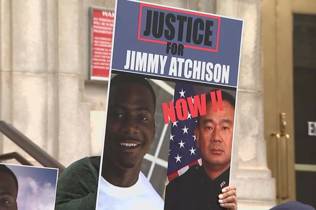 Judge dismisses murder charges against Atlanta officer in 2019 shooting of unarmed man in closet