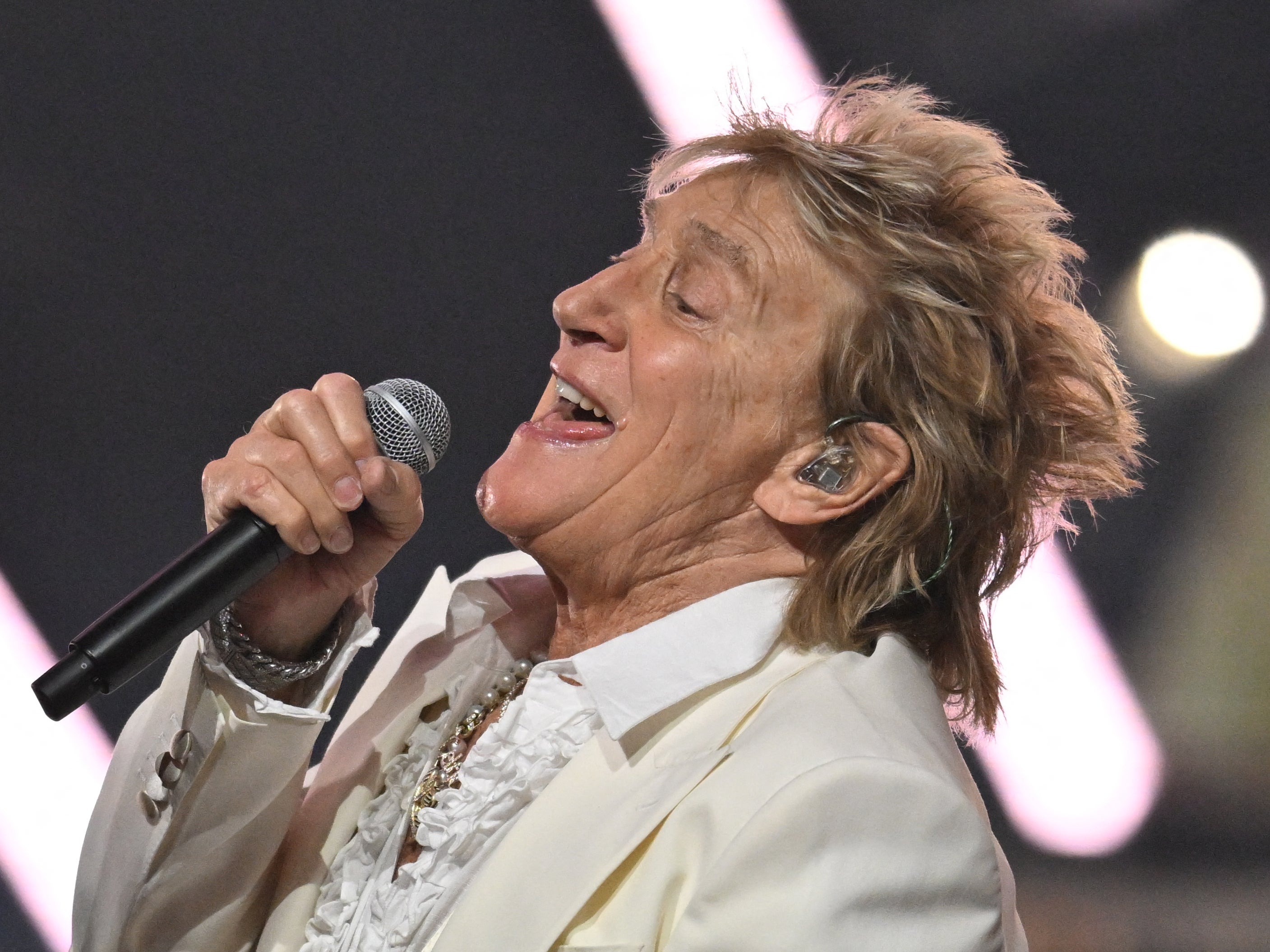 Rod Stewart is scheduled to play Glastonbury later this month in June 2025