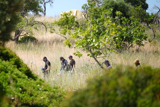 <p>Search teams close to Praia De Luz, Portugal</p>