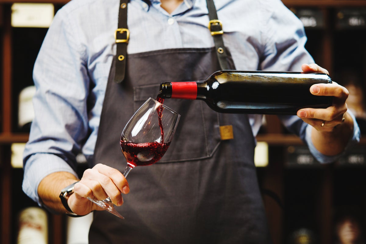 Alcohol labels should warn of cancer risk, urge health groups