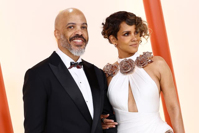 <p>(L-R) Van Hunt and Halle Berry attend the 95th Annual Academy Awards on March 12, 2023 in Hollywood, California</p>