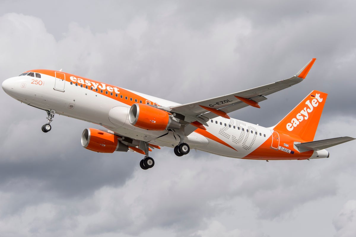 EasyJet flight to UK makes emergency landing in Turkey after ‘smell of smoke’ in cabin