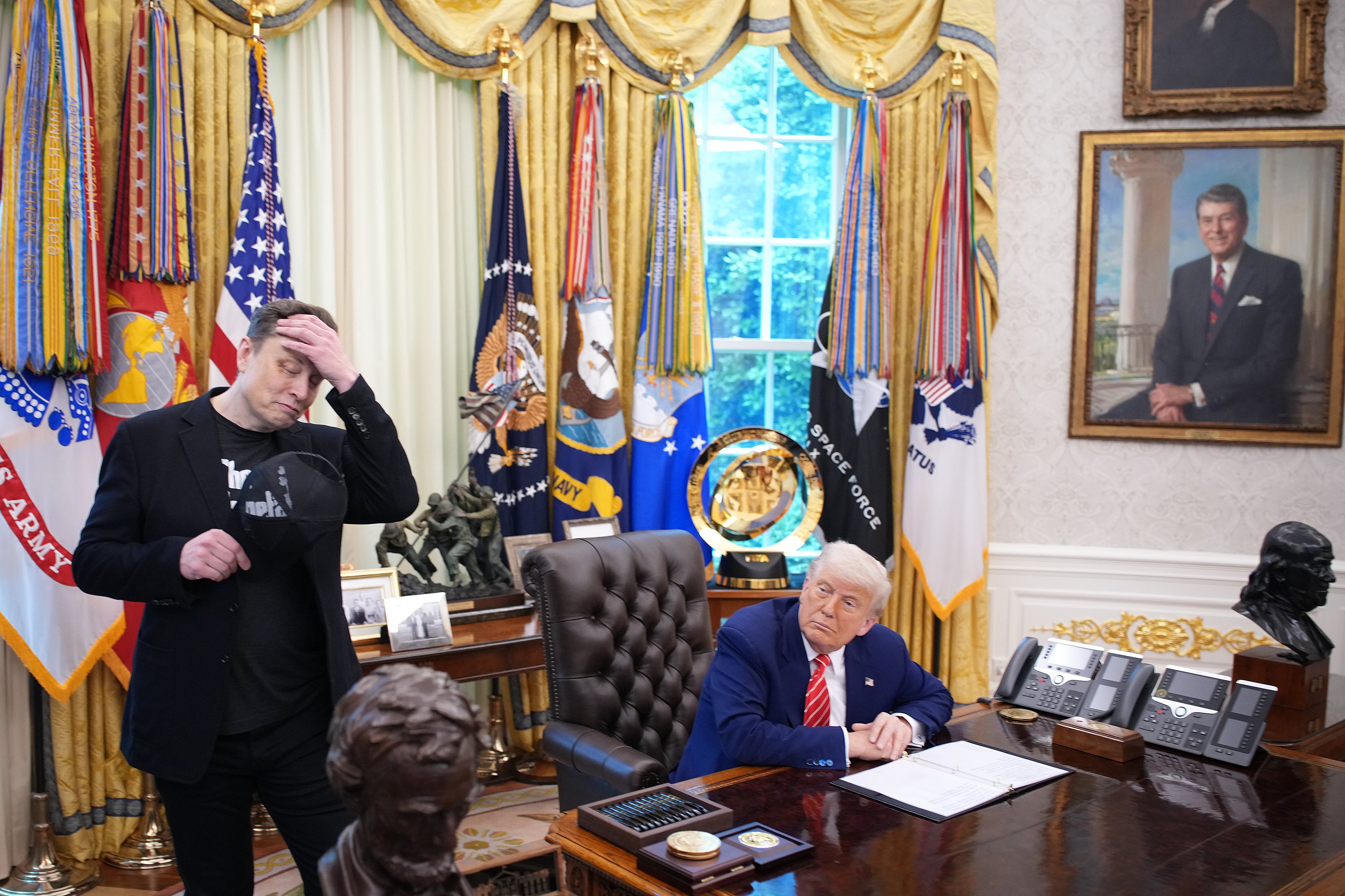 The two powerful men fired off at each other from their respective social media sites for an hour Thursday.