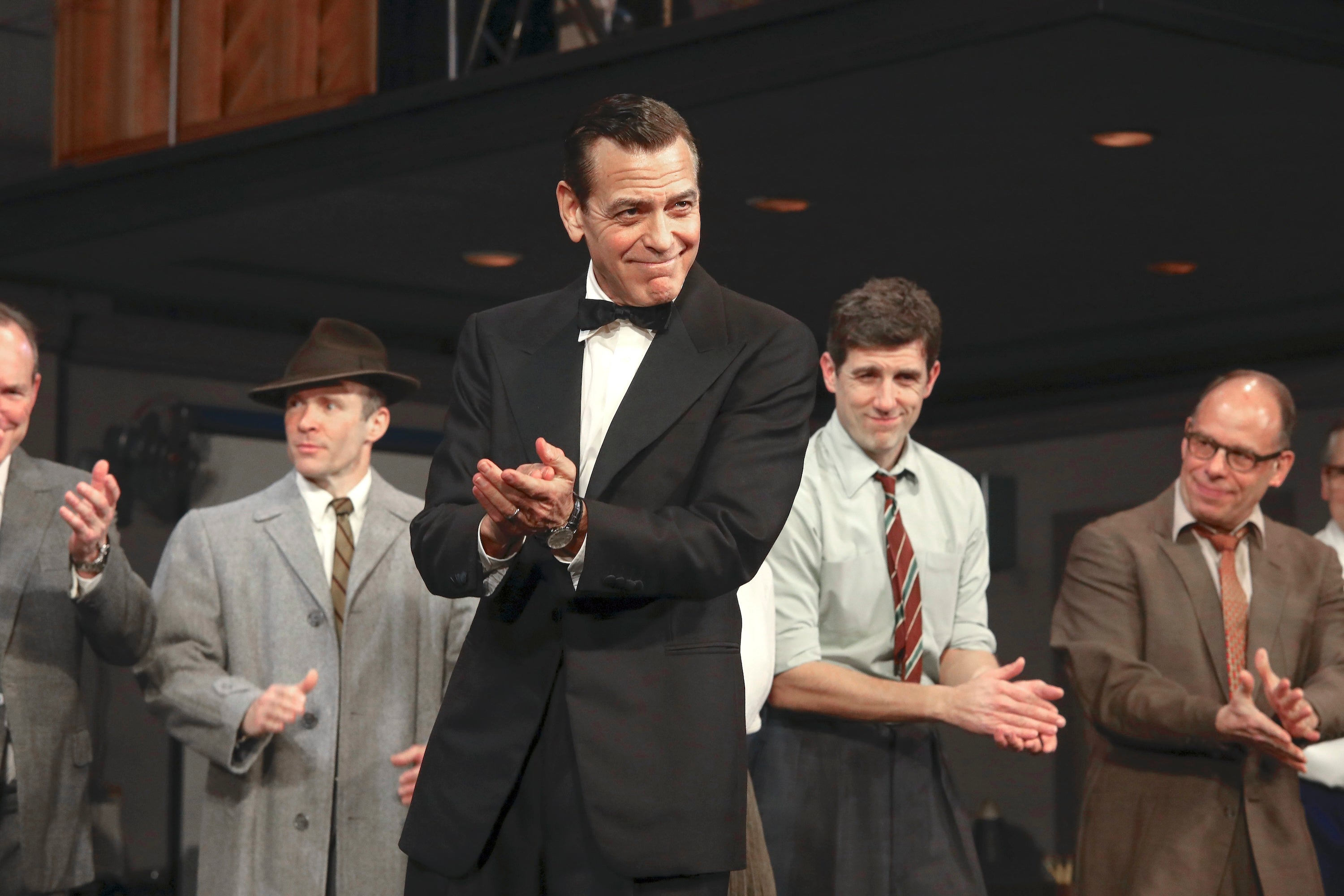 George Clooney aparece en la noche de apertura de 'Good Night and Good Luck' Broadway el 3 de abril de 2025, en Nueva York