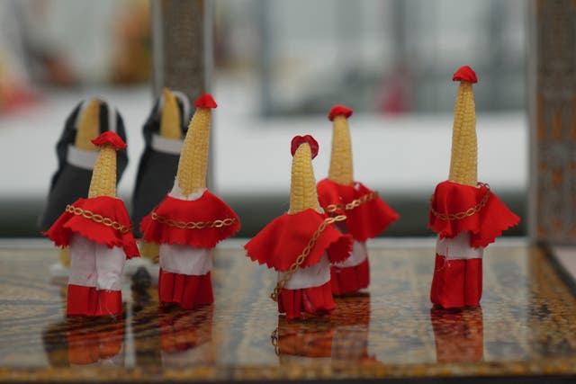 REINO UNIDO-ESCULTURAS CON VEGETALES