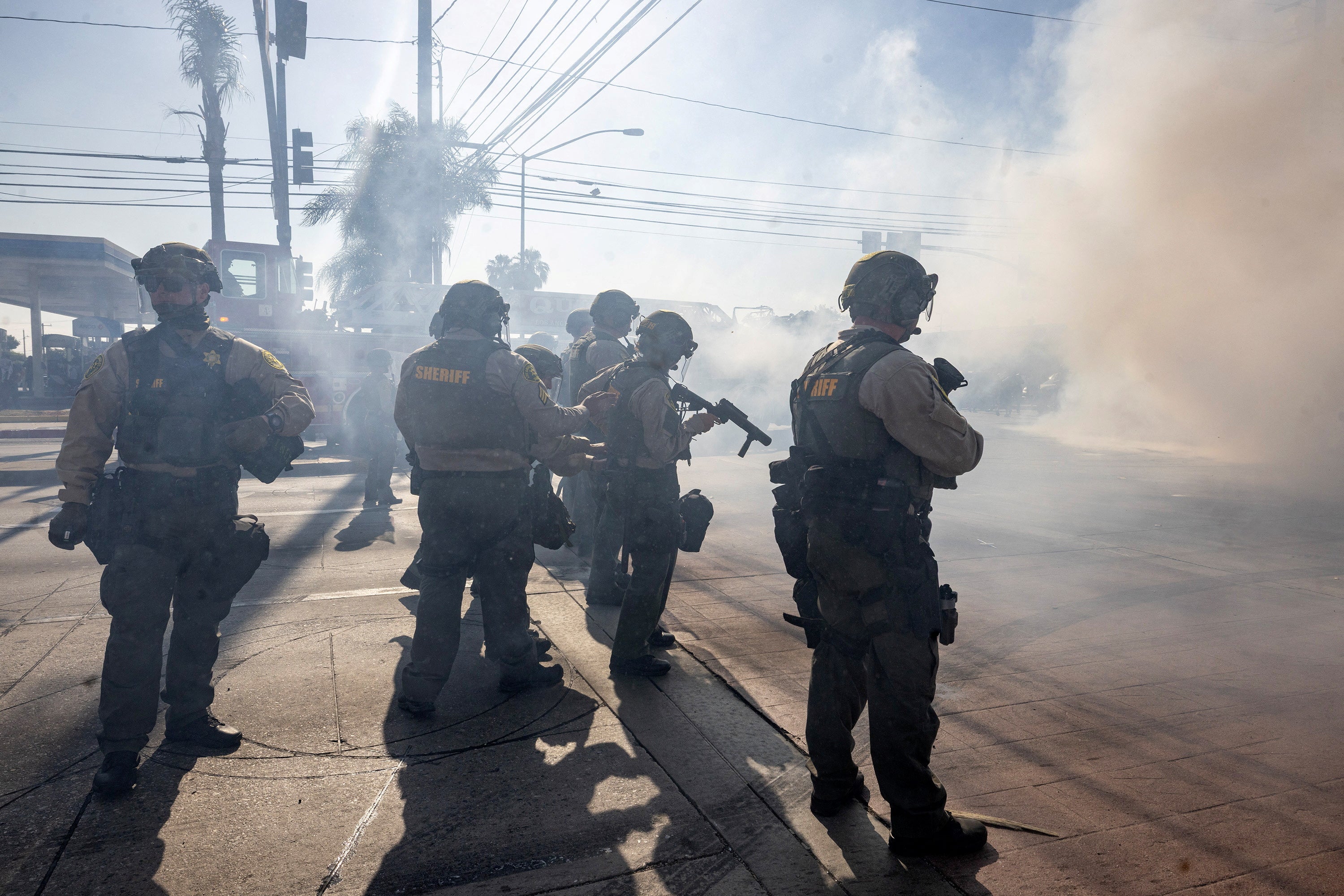 Sheriff on Los Angeles Sheriff MPs stood during liquid protests in LA