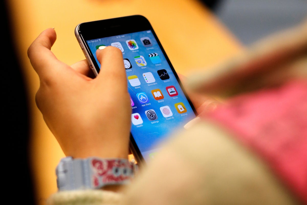 Chinese hackers and user lapses turn smartphones into a 'mobile security crisis'