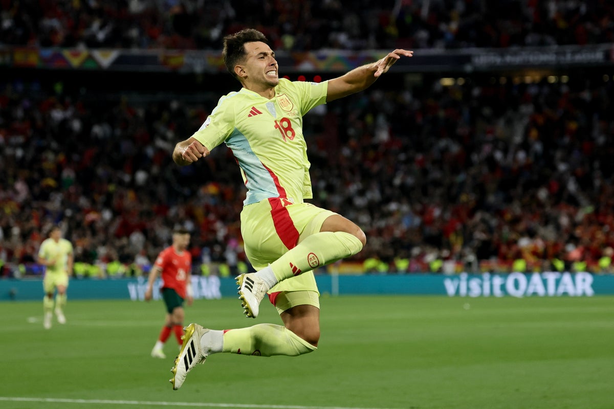 Transfer news live: Arsenal finally confirm big signing, Man Utd ink defender, West Ham reject Spurs bid