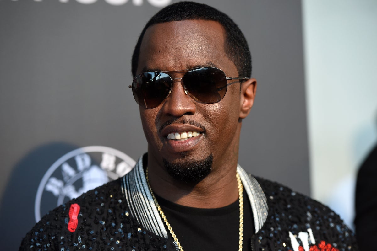 Sean Diddy Combs ex-girlfriend says she cried for three days after reading Cassies lawsuit