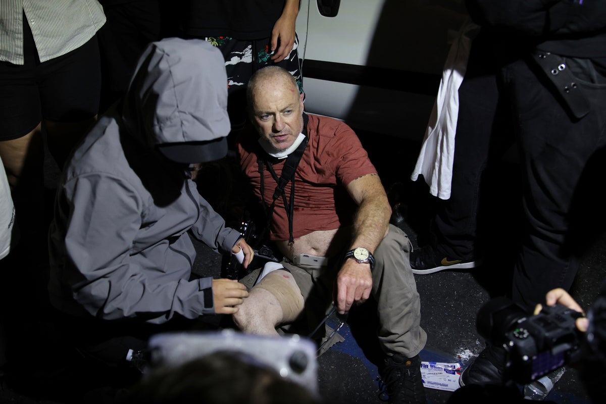 https://static.independent.co.uk/2025/06/09/7/49/Immigration-Raids-Los-Angeles-qyf9w39v.jpeg?trim=0,0,0,0&width=1200&height=800&crop=1200:800